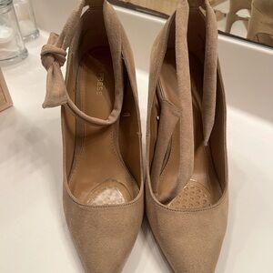 Express Women's Beige Suede Heels